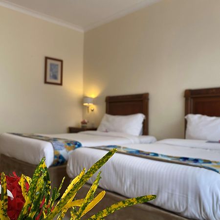 Hotel Golden Tulip Daressalam Exterior foto