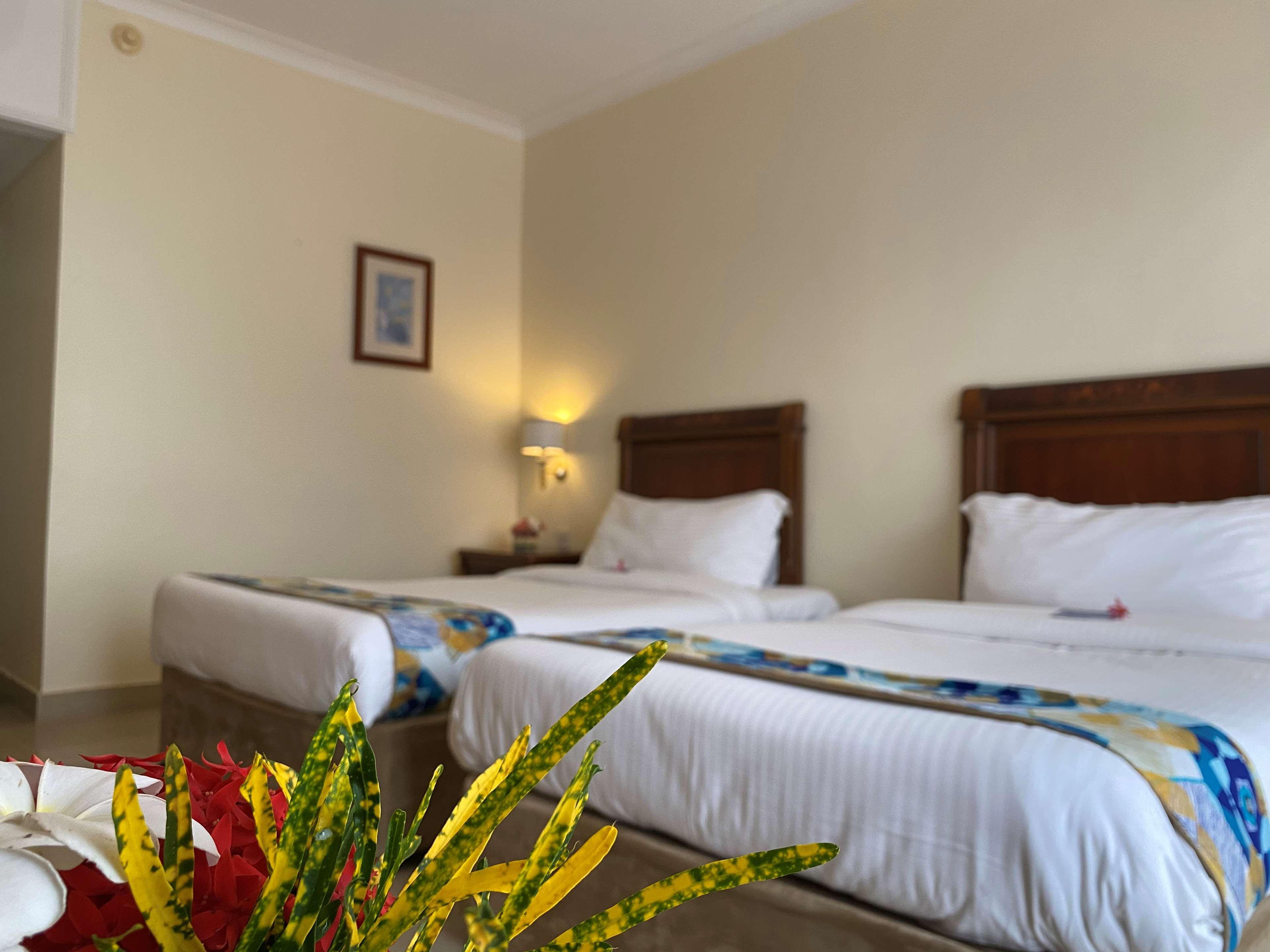 Hotel Golden Tulip Daressalam Exterior foto