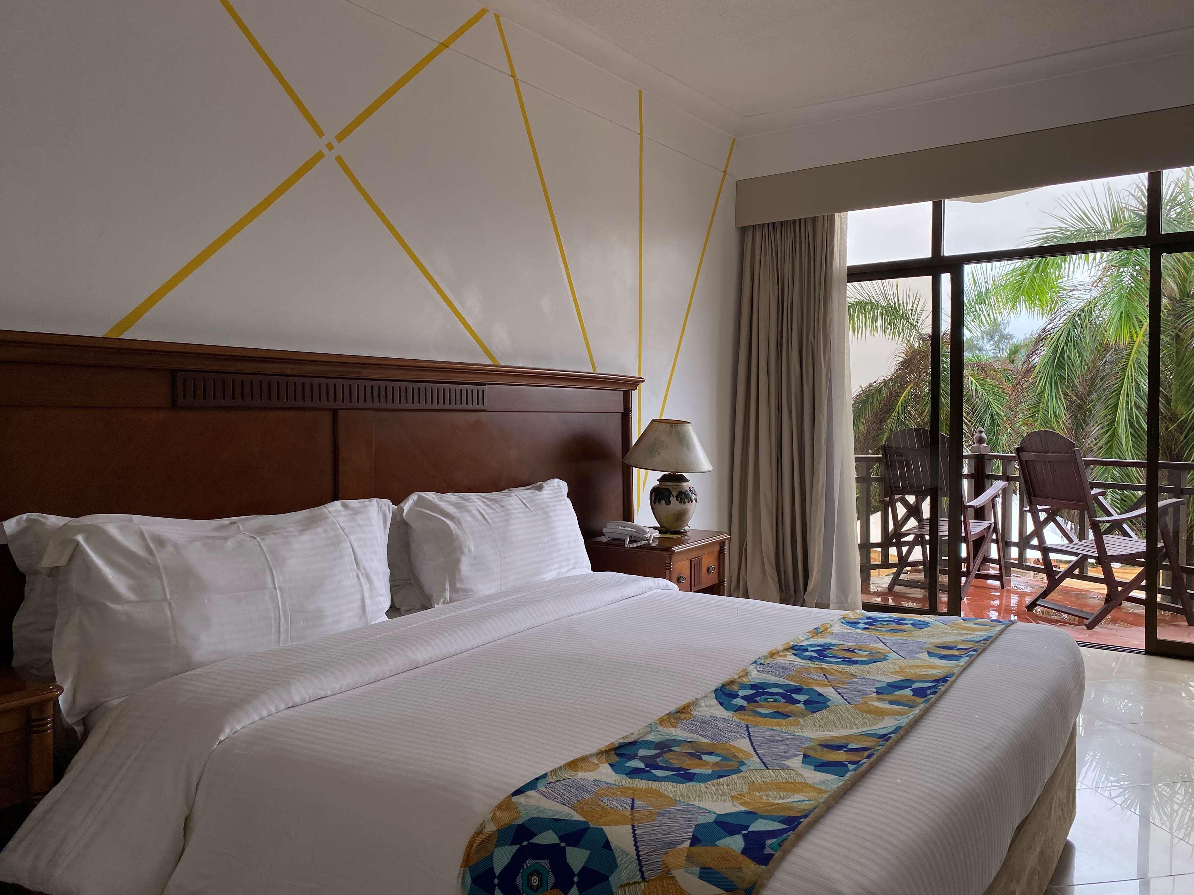 Hotel Golden Tulip Daressalam Exterior foto
