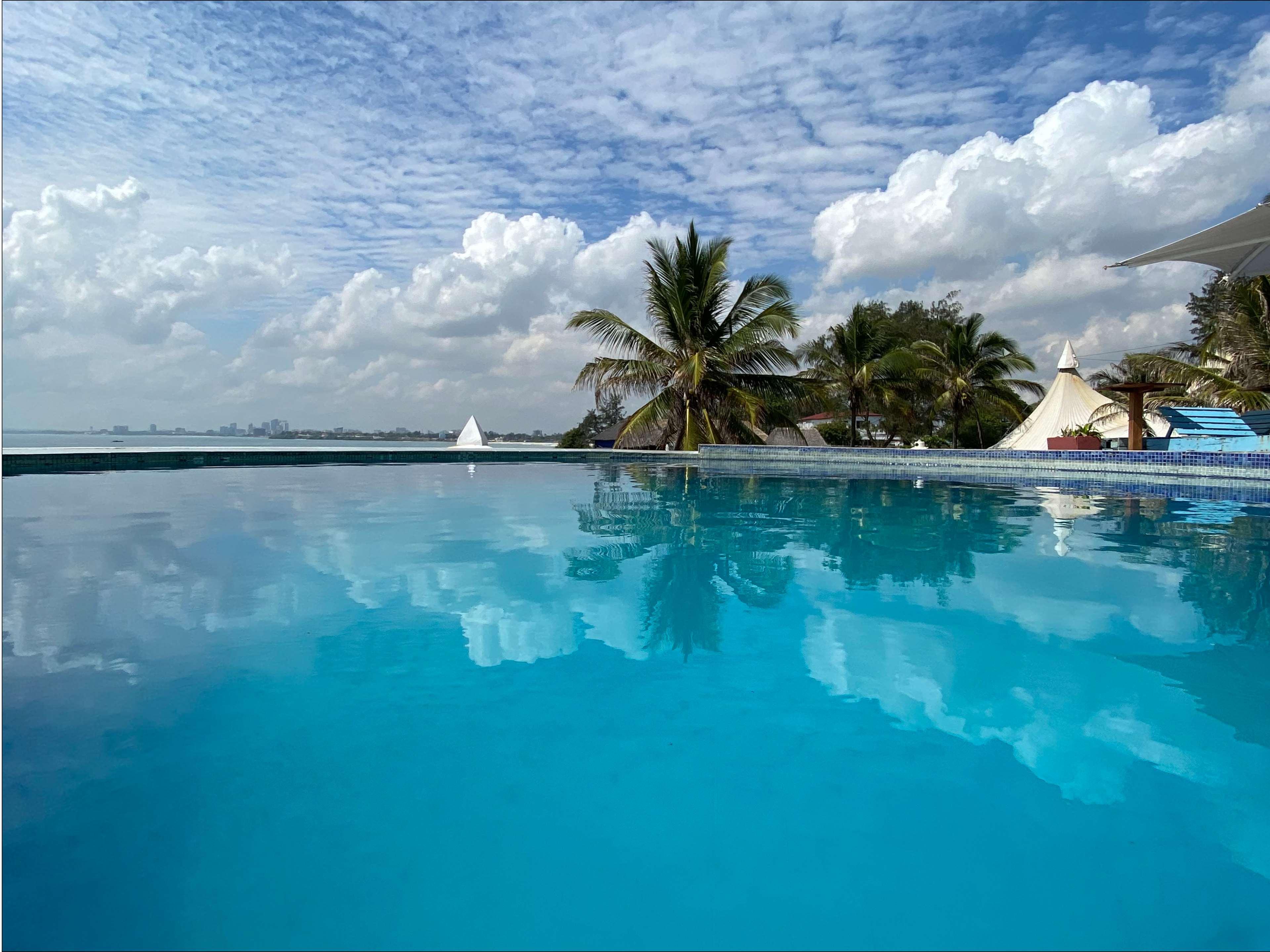 Hotel Golden Tulip Daressalam Exterior foto