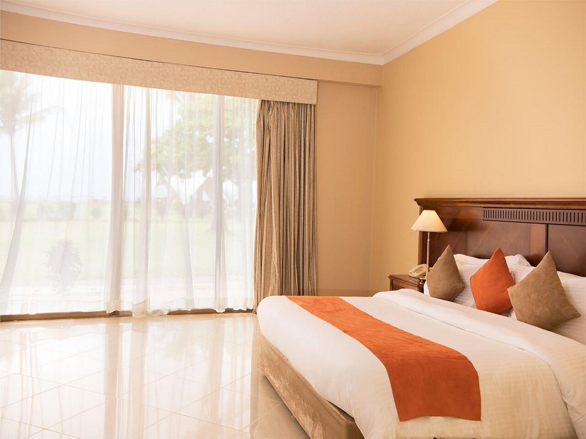 Hotel Golden Tulip Daressalam Exterior foto